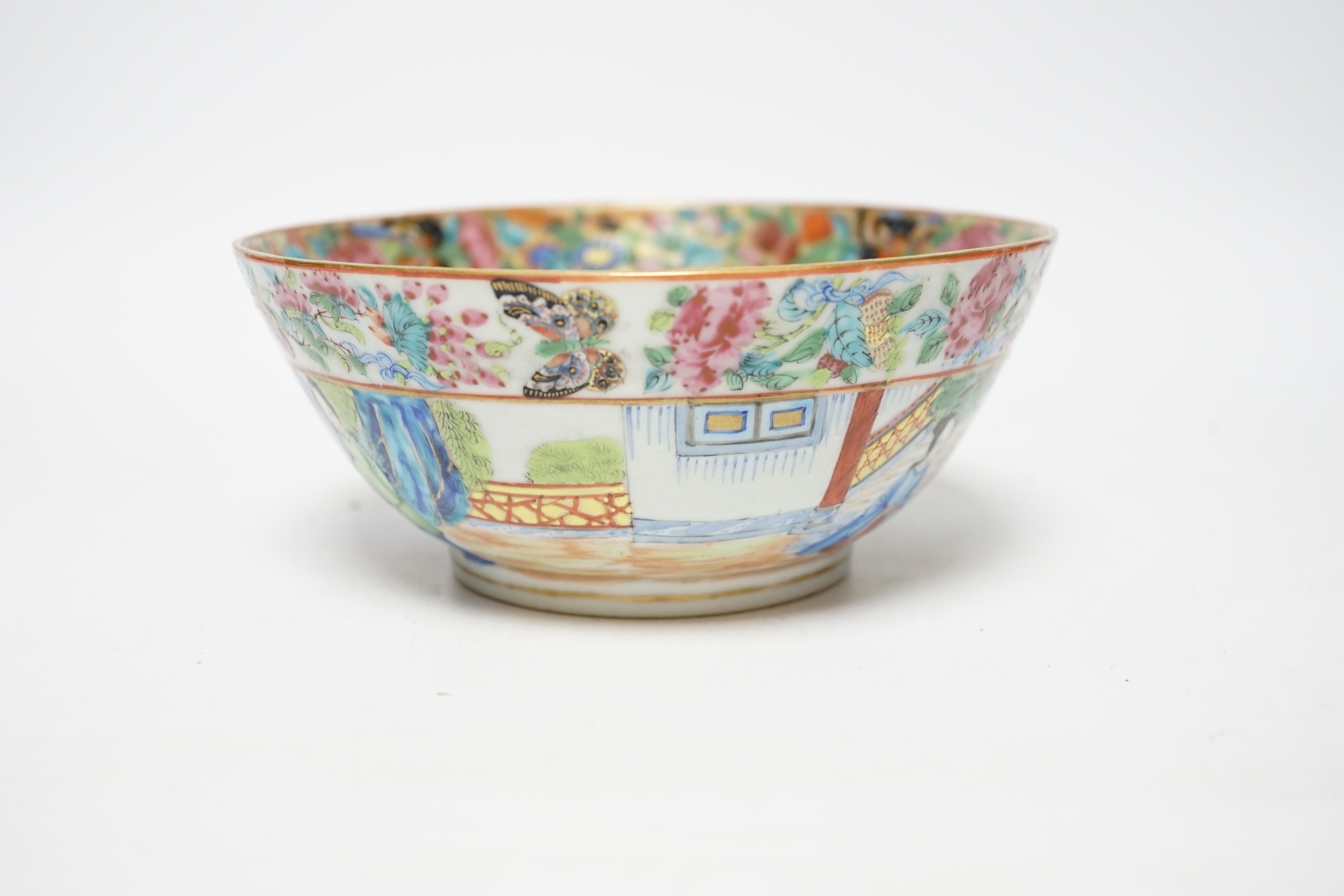 A Chinese famille rose bowl, Daoguang period, 16.5cm